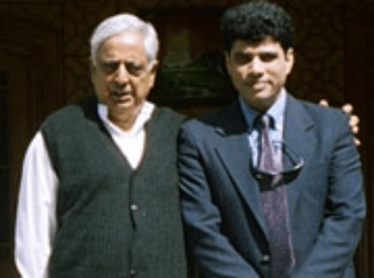 Jenab Mufti Mohammad Sayeed, Honorable Chief Minister J&K, with Reapan Tikoo of Powai Labs.